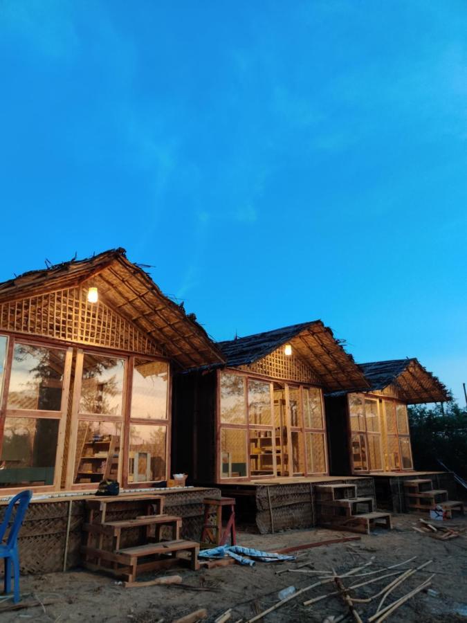 Lost Monk Beach Cottage 阿姆波尔 外观 照片
