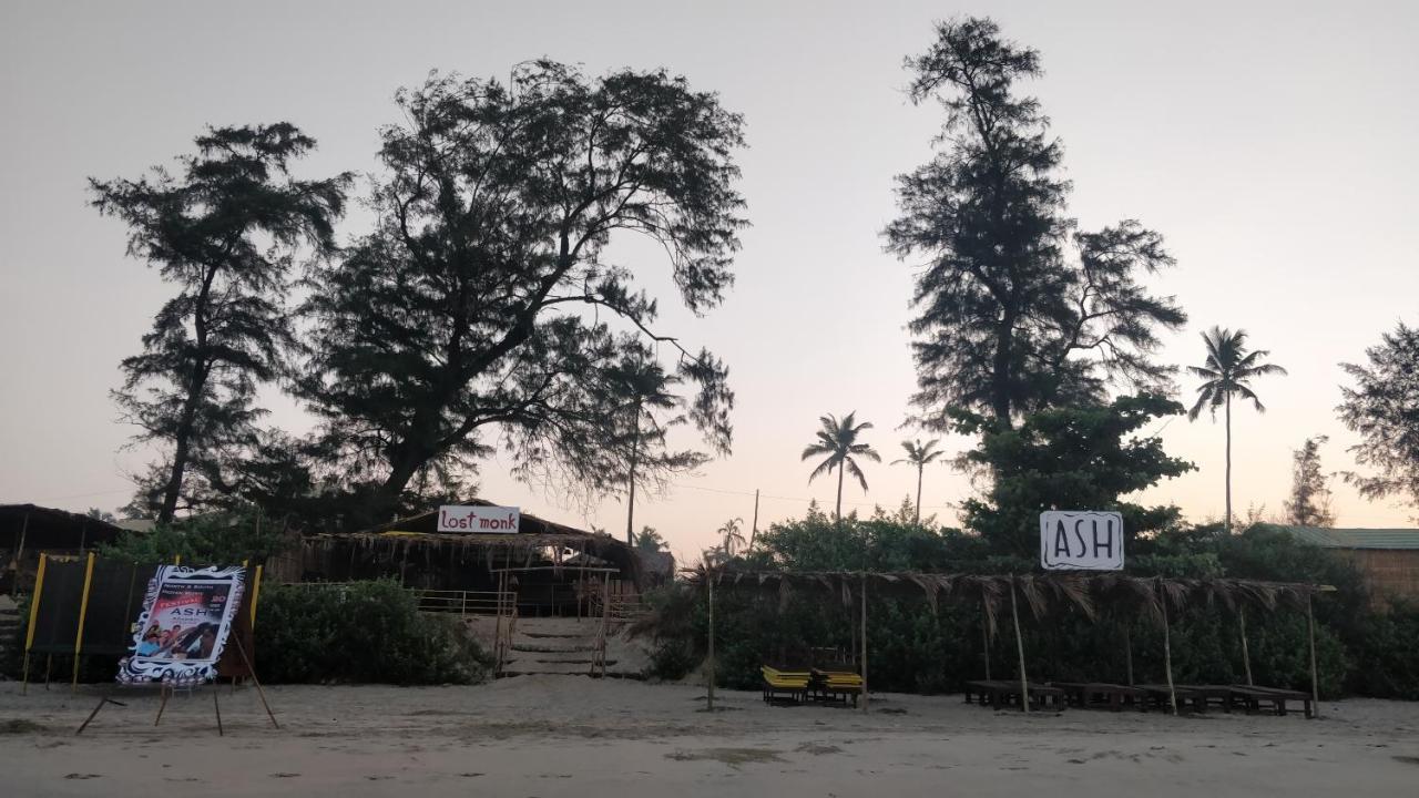 Lost Monk Beach Cottage 阿姆波尔 外观 照片