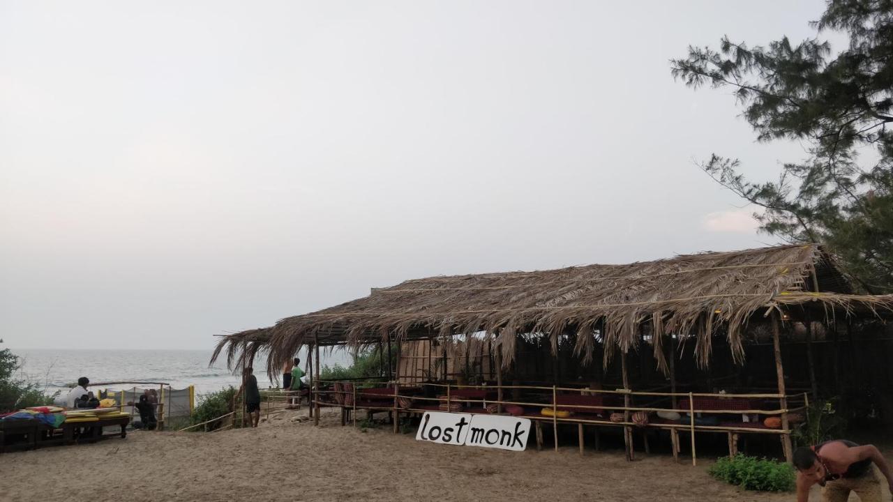 Lost Monk Beach Cottage 阿姆波尔 外观 照片