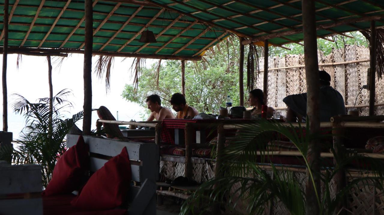 Lost Monk Beach Cottage 阿姆波尔 外观 照片